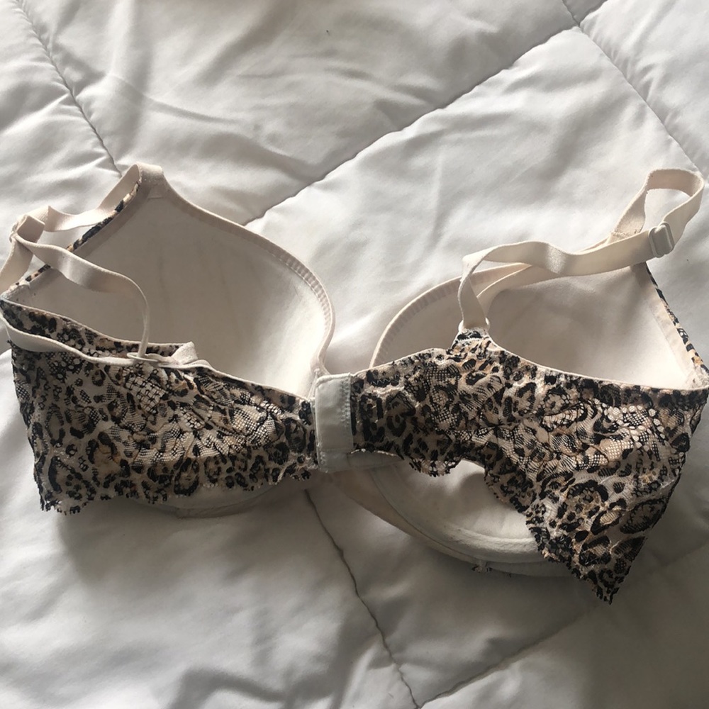 Victoria Secret Bra - Picture 8 of 9